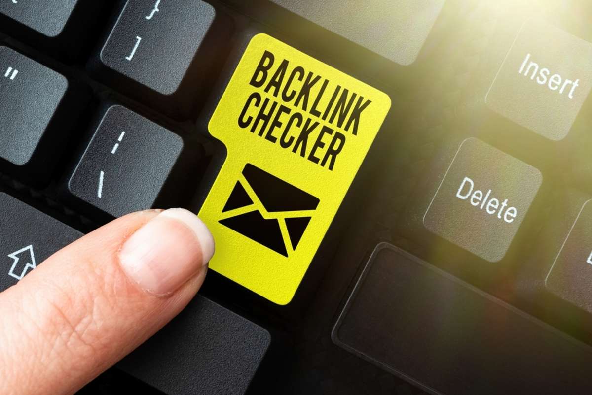 An inbound marketing agency recommends auditing the backlink strategy. 